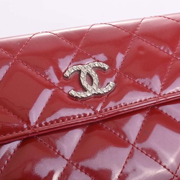 CHANEL Patent Brilliant Matelasse Coco Mark Bifold Long Wallet Red Ladies - Picture 7 of 8